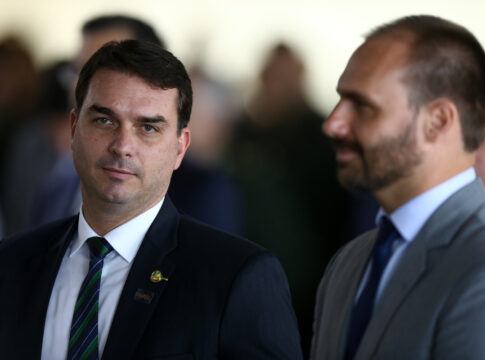 quem-sao-os-atores-escalados-para-viver-filhos-de-bolsonaro-em-filme