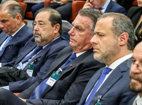 defesas-de-bolsonaro-e-de-outros-reus-contestam-execucao-das-penas 