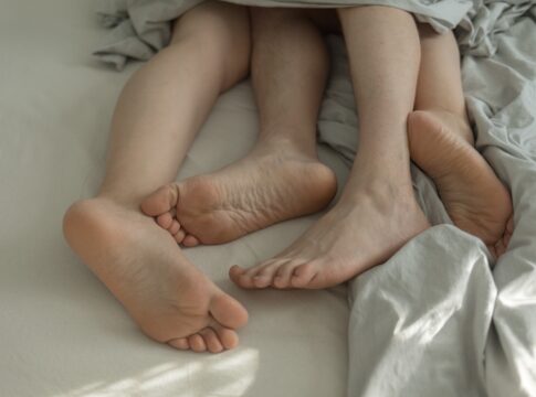 comecando-no-sexo?-5-posicoes-faceis-para-aproveitar-ao-maximo