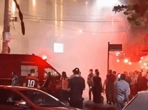 restaurante-visitado-por-dua-lipa-no-rio-de-janeiro-pega-fogo.-video