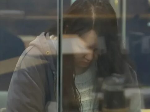 mae-e-condenada-a-prisao-perpetua-por-matar-filhos-e-guardar-corpos-em-malas