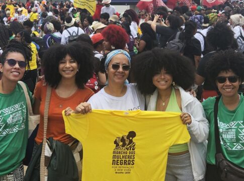 com-cerca-de-500-mil-pessoas,-marcha-das-mulheres-negras-toma-brasilia