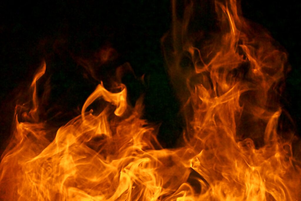 sonhar-com-fogo-pode-ter-significados-fortes-e-profundos;-saiba-mais
