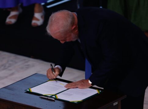 lula-sanciona-isencao-do-ir-para-ate-r$-5-mil-e-medida-ja-vale-em-2026