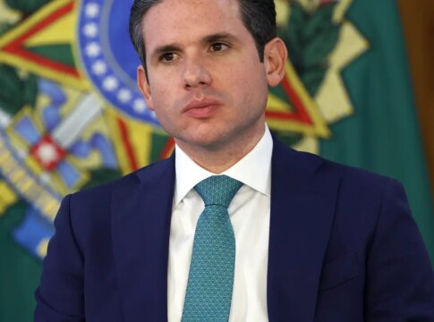 com-fuga-de-ramagem,-motta-proibe-deputados-de-votarem-do-exterior