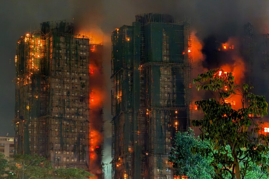 incendio-em-hong-kong:-sobe-para-36-o-numero-de-mortos