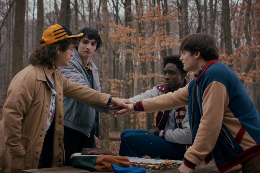 stranger-things-5:-criadores-indicam-4-episodios-para-ver-antes-da-estreia