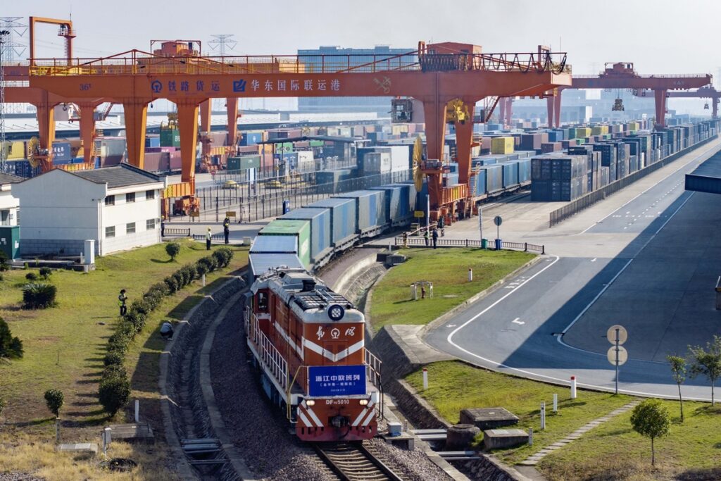 china:-11-trabalhadores-morrem-atropelados-por-trem-de-carga