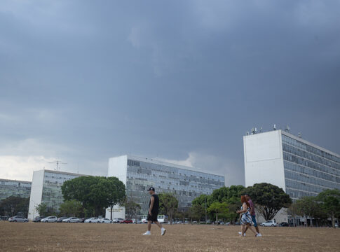 supersalarios-dao-a-40-mil-servidores-renda-anual-acima-de-r$-685-mil