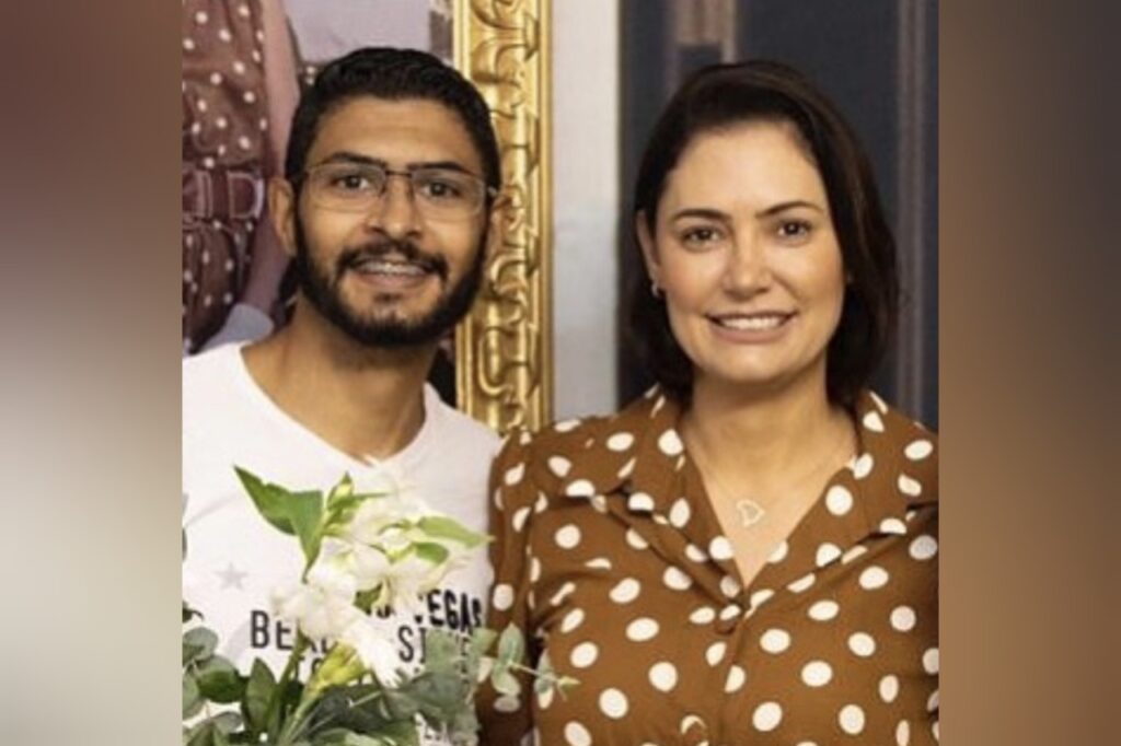 michelle-bolsonaro-avalia-por-o-irmao-de-suplente-na-chapa-ao-senado