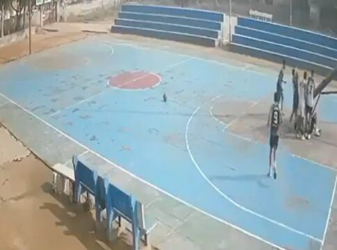 video:-jogador-de-16-anos-morre-esmagado-por-cesta-durante-treino-na-india