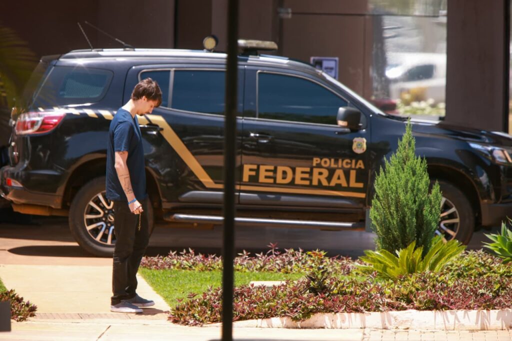 “esta-muito-mal”,-diz-jair-renan-apos-visitar-bolsonaro-na-prisao