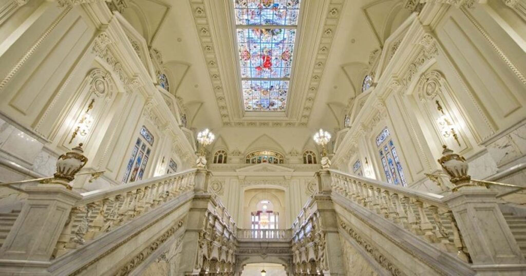 la-casa-de-papel!-banco-de-espanha-abre-pela-primeira-vez-para-visitas