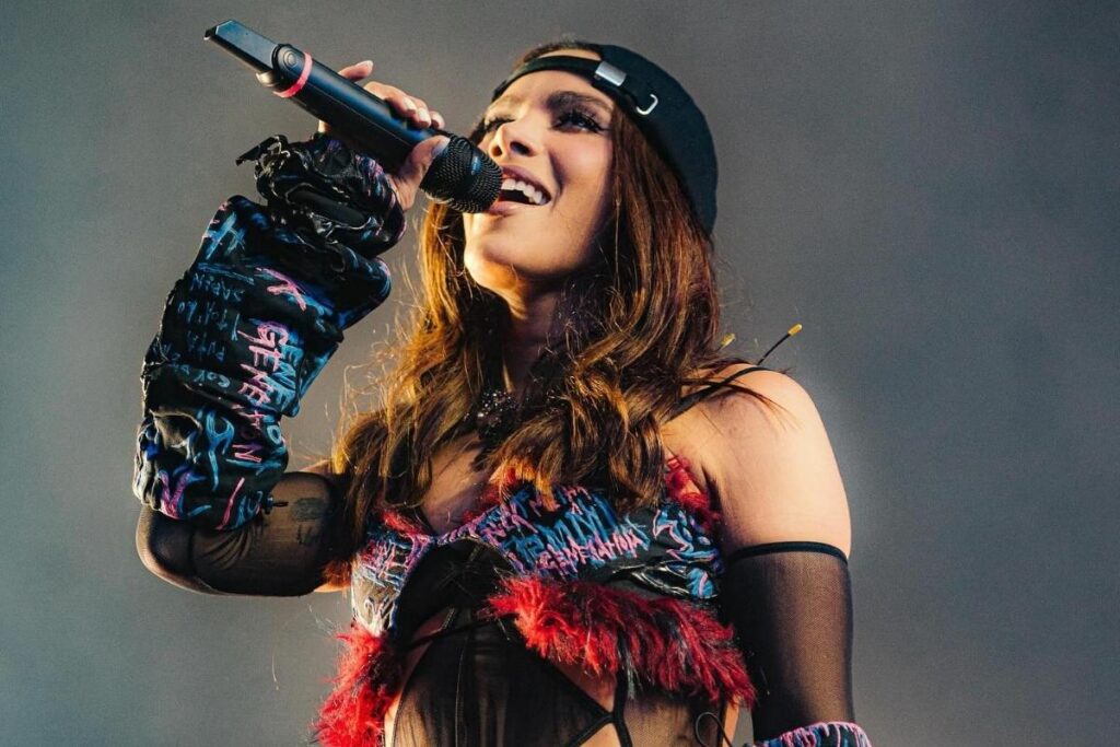 cache-com-dinheiro-publico-teria-feito-anitta-recusar-show-em-natal