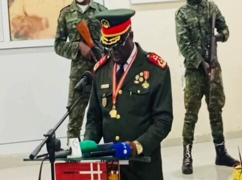 general-toma-posse-como-presidente-de-guine-bissau-apos-golpe-militar