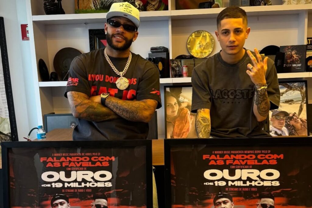 memphis-depay,-do-corinthians,-conquista-premio-com-musica