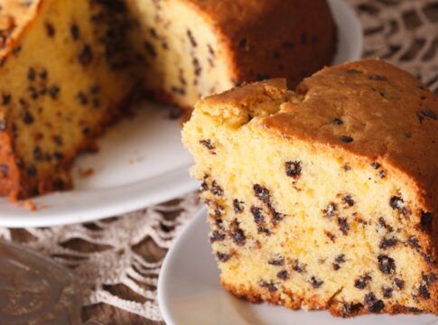 bolo-formigueiro-de-liquidificador:-fofinho-e-com-gosto-de-infancia