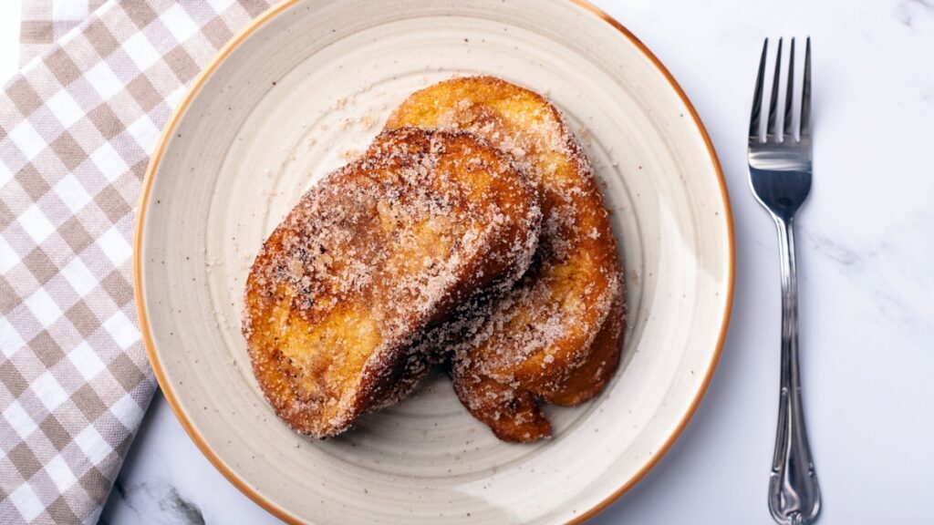 rabanada-na-air-fryer:-teste-a-receita-crocante-e-que-nao-faz-bagunca