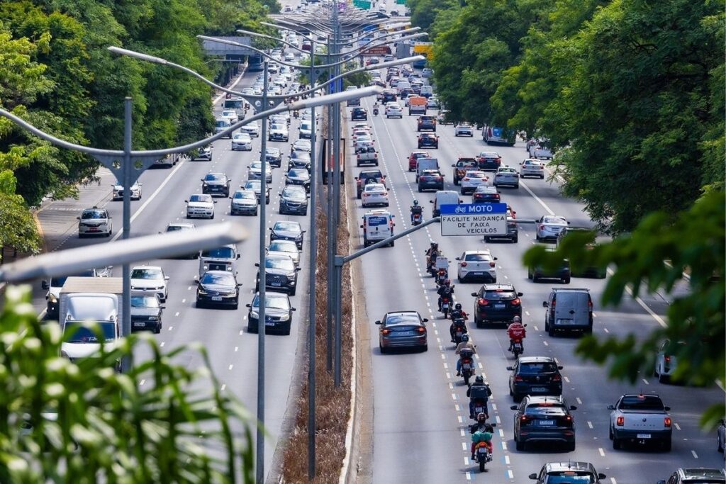 vias-que-esperam-aval-para-faixa-azul-somam-25-mortes-de-motociclistas