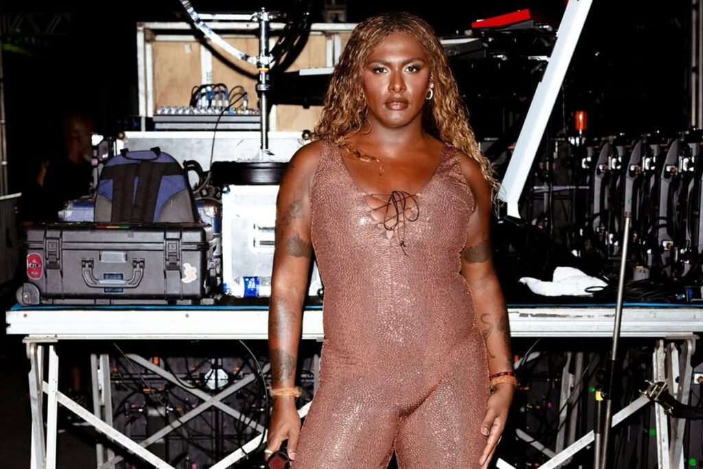 entre-gloria-e-realidade:-a-independencia-que-sustenta-liniker