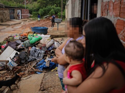 moradores-que-perderam-tudo-no-entorno-desabafam:-“agua-nao-espera”