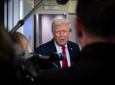 trump-vai-suspender-imigracao-de-“todos-os-paises-de-3o-mundo”-aos-eua