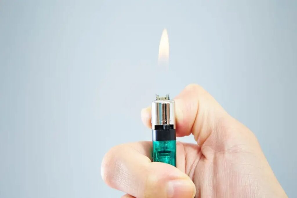 gravida-denuncia-assedio-sexual-apos-emprestar-isqueiro-em-sc