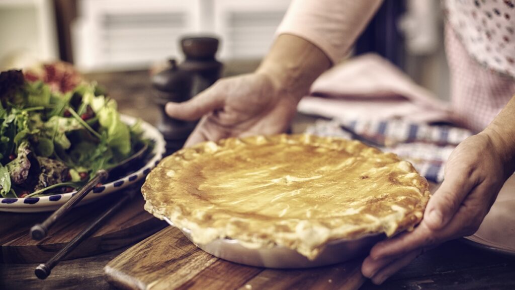 torta-de-frango-super-recheada-e-irresistivel-para-qualquer-hora