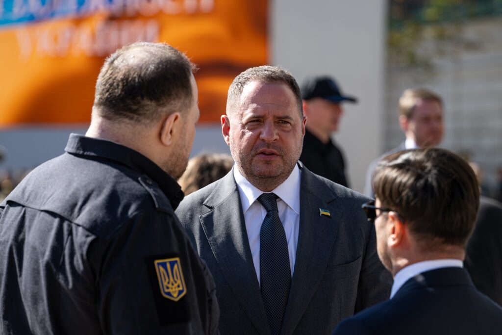 ucrania:-grupo-anticorrupcao-faz-busca-na-casa-de-assessor-de-zelensky