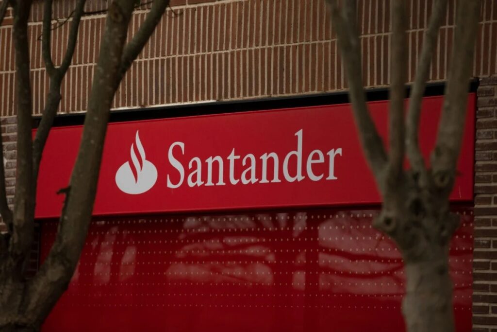 app-do-santander-tem-instabilidade-no-pix-em-dia-de-pagamento-do-13°