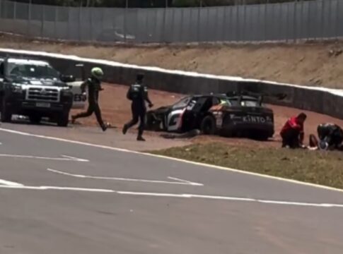 veja-como-ficaram-os-carros-apos-acidente-em-treino-livre-da-stock-car