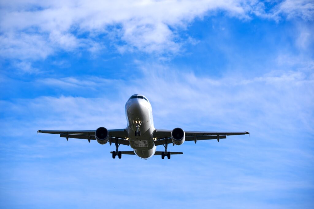 airbus-identifica-falha-em-6-mil-avioes-a320-e-pede-suspensao-de-voos