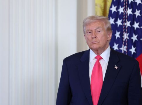 trump-promete-perdoar-ex-presidente-de-honduras-condenado-por-trafico