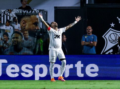 com-neymar-de-volta,-santos-vence-sport-e-sai-da-zona-de-rebaixamento
