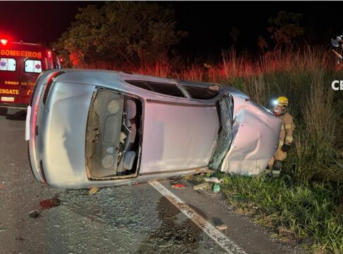 homem-se-desespera-ao-ficar-preso-embaixo-de-veiculo-tombado-no-df