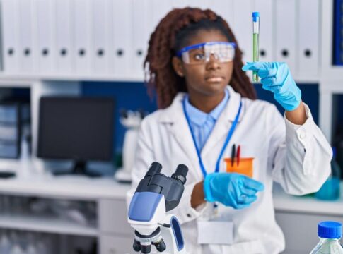 jovens-negros-chegam-a-universidade,-mas-nao-ao-mercado-de-trabalho