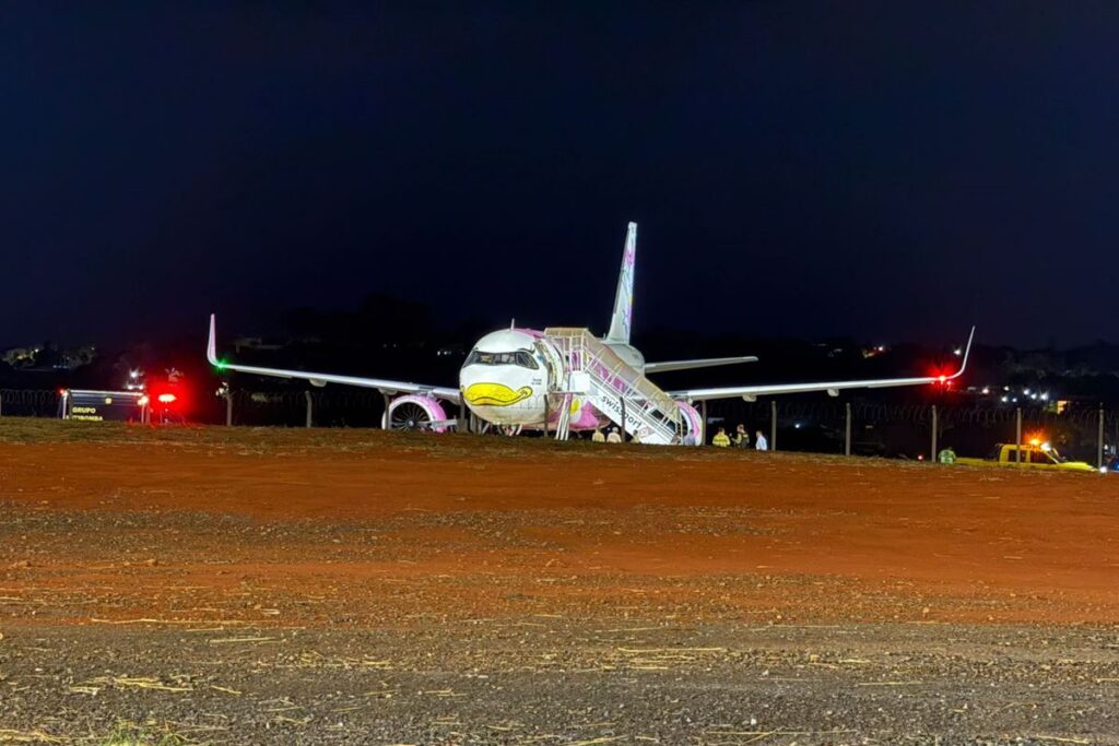 pf:-passageira-relembra-que-bilhete-em-aviao-deixou-tripulacao-atonita