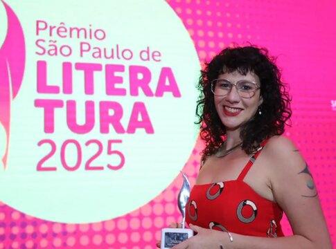mariana-salomao-carrara-vence-premio-sao-paulo-de-literatura-2025