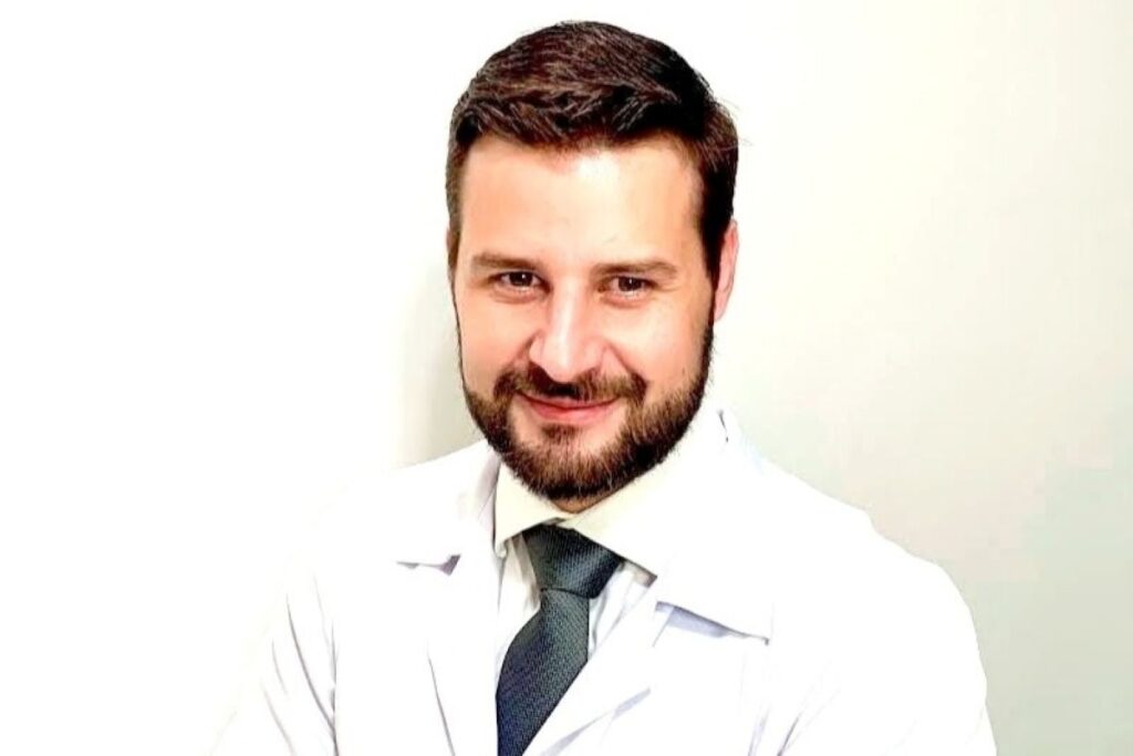 medico-palmeirense-morto-em-lima-foi-homenageado-por-alunos-ha-1-mes