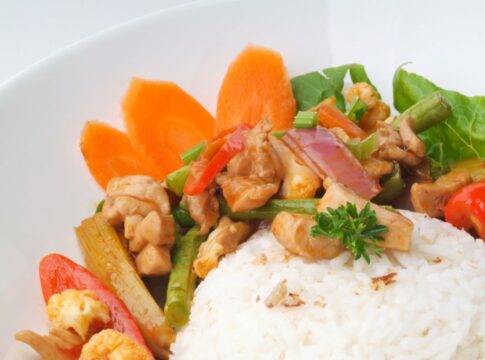 para-o-almoco-de-domingo:-frango-xadrez-suculento-e-cheio-de-sabor