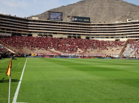 onibus-atrasa-e-final-da-libertadores-comecara-as-18h30-(de-brasilia)