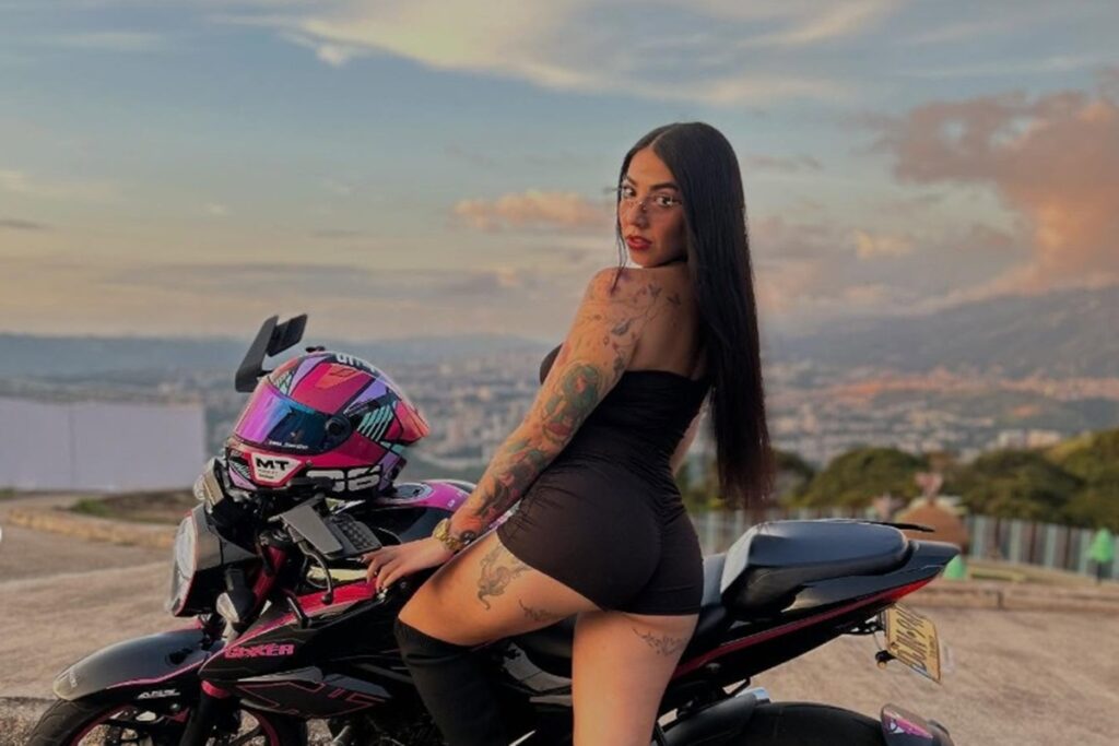 apos-“pressagio”,-influenciadora-de-25-anos-morre-ao-bater-em-caminhao