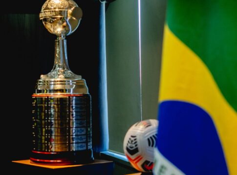 brasil-iguala-argentina-no-topo-da-libertadores,-com-25-titulos