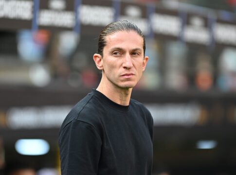 com-titulo,-filipe-luis-iguala-feito-de-renato-gaucho-na-libertadores