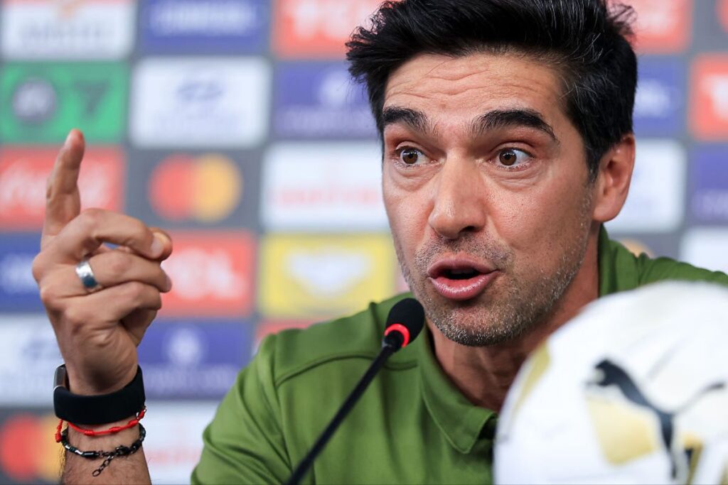 “faltou-coragem”,-analisa-abel-ferreira-apos-a-derrota-do-palmeiras