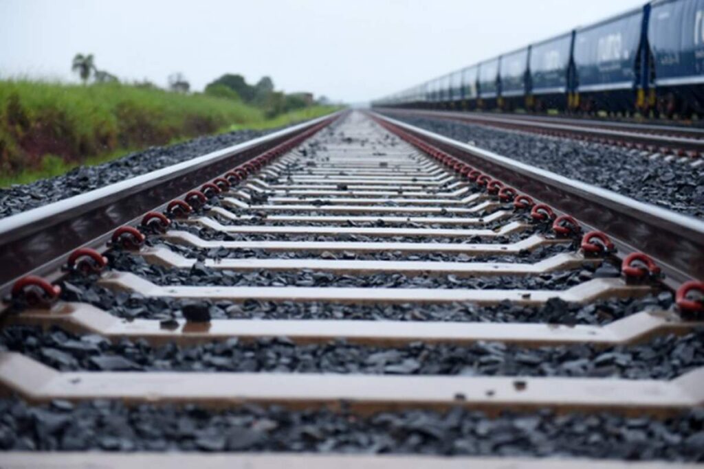 homem-e-encontrado-decapitado-sobre-linha-ferrea-apos-trem-passar