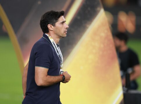 libertadores:-veja-reacao-de-abel-ferreira-ao-receber-medalha-de-vice