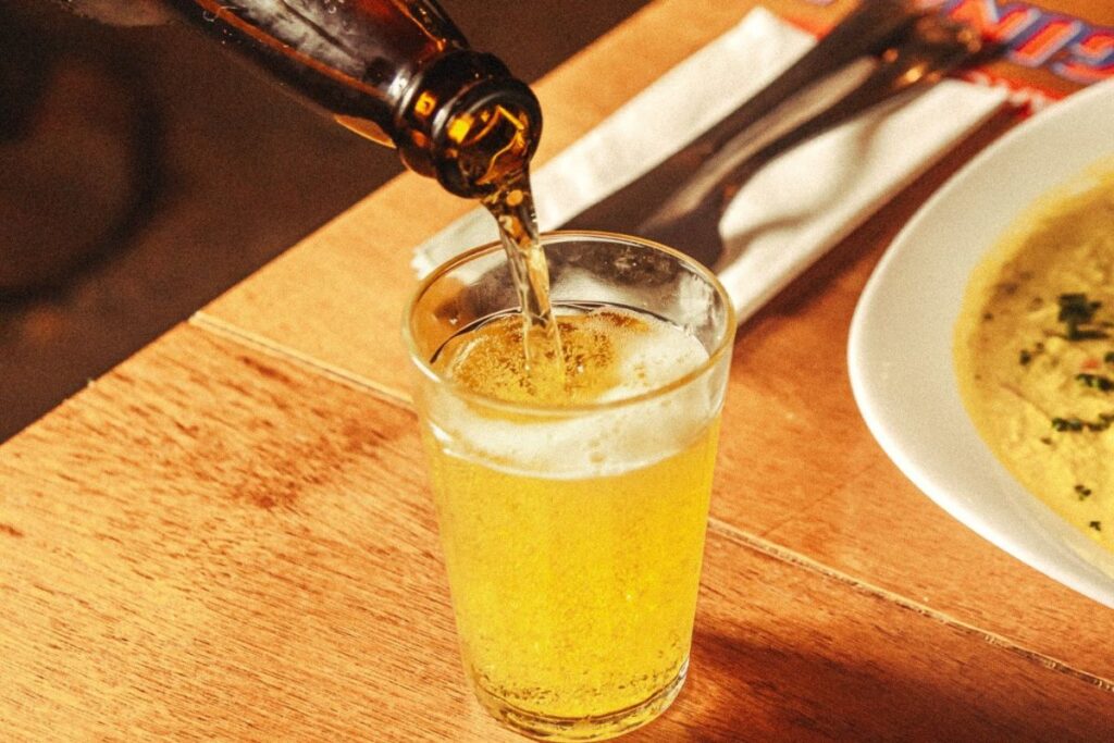 quatro-pessoas-morrem-apos-consumirem-bebida-adulterada-no-ira