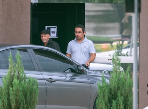 irmao-de-michelle-vai-a-pf-levar-refeicoes-para-bolsonaro