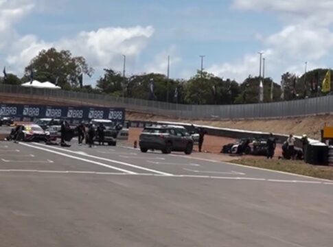 pilotos-que-se-envolveram-em-acidente-da-stock-car-recebem-alta